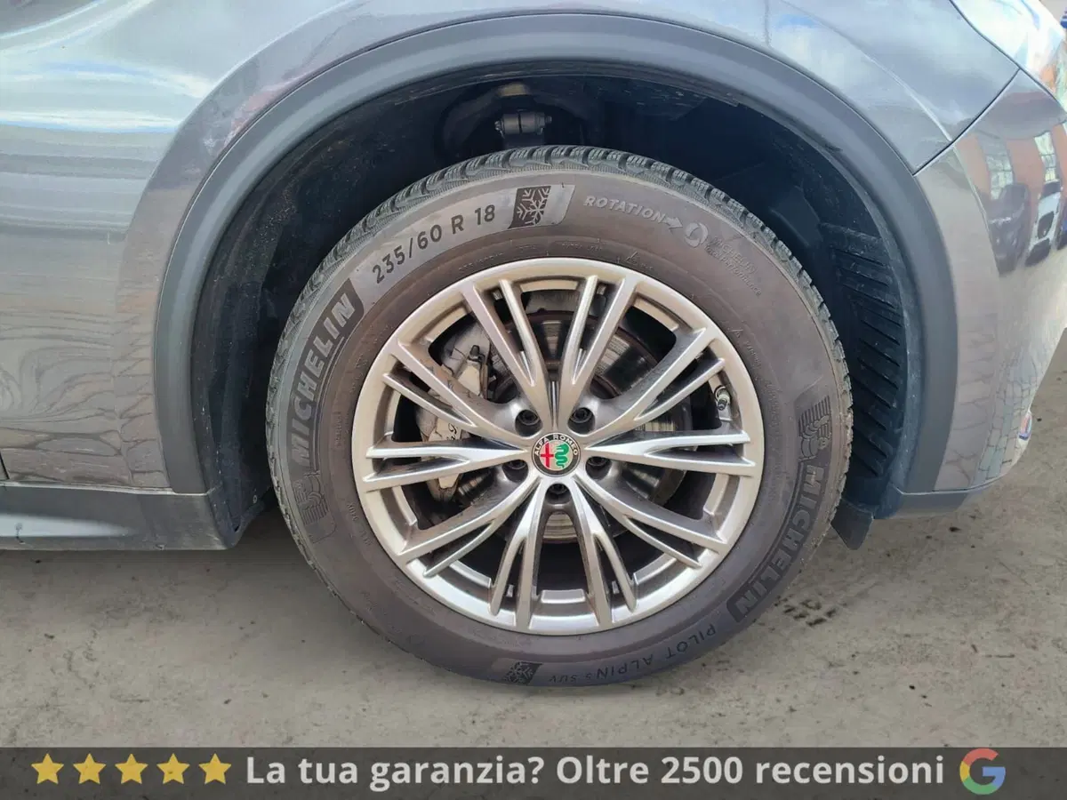 Alfa Romeo Stelvio usata a Pistoia (16)