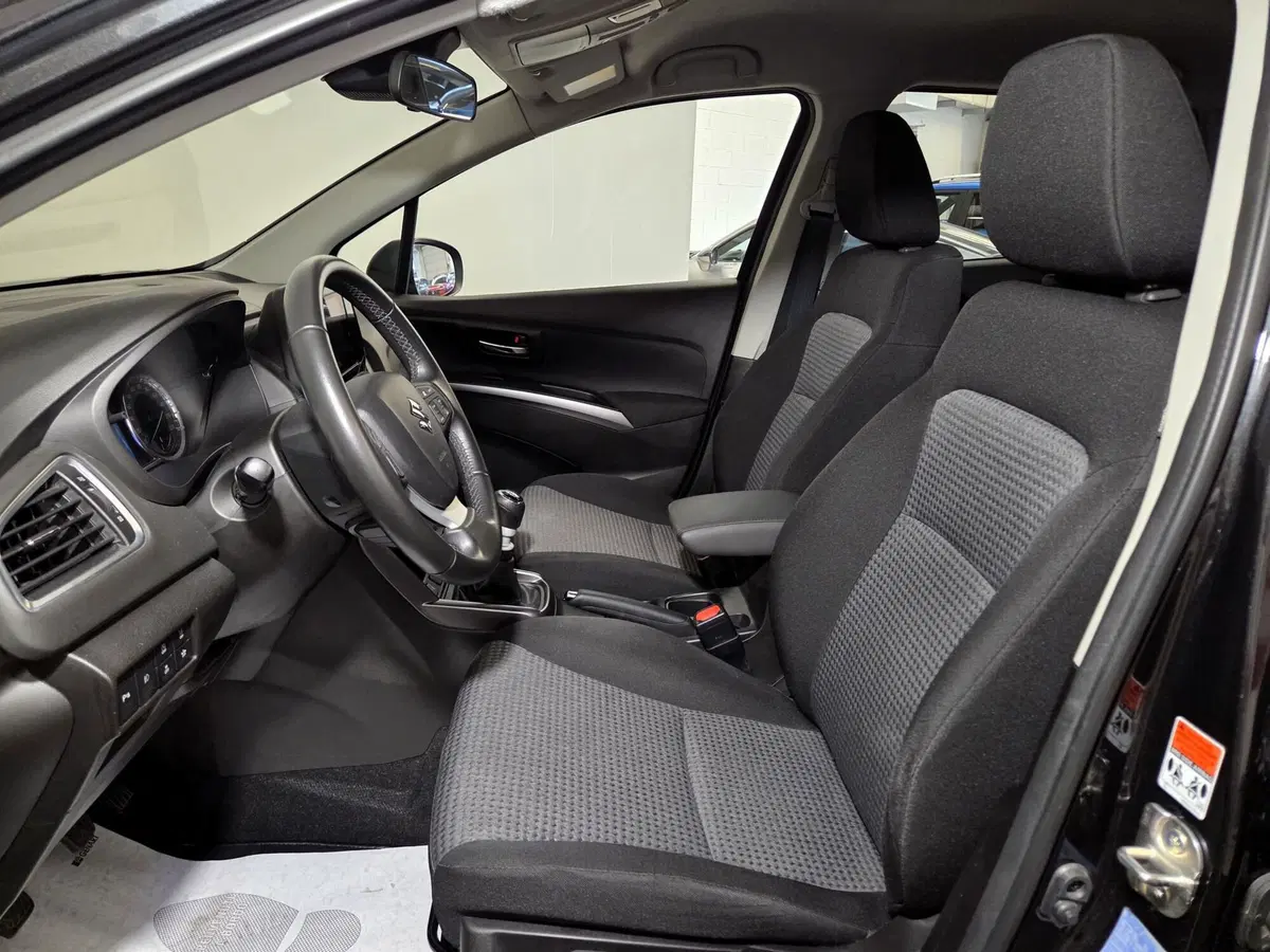 Suzuki S-Cross usata a Pavia (6)