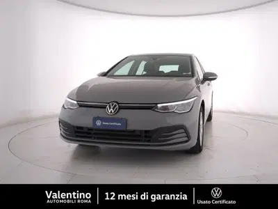 Volkswagen Golf 1.0 eTSI EVO DSG Life del 2023 usata a Roma