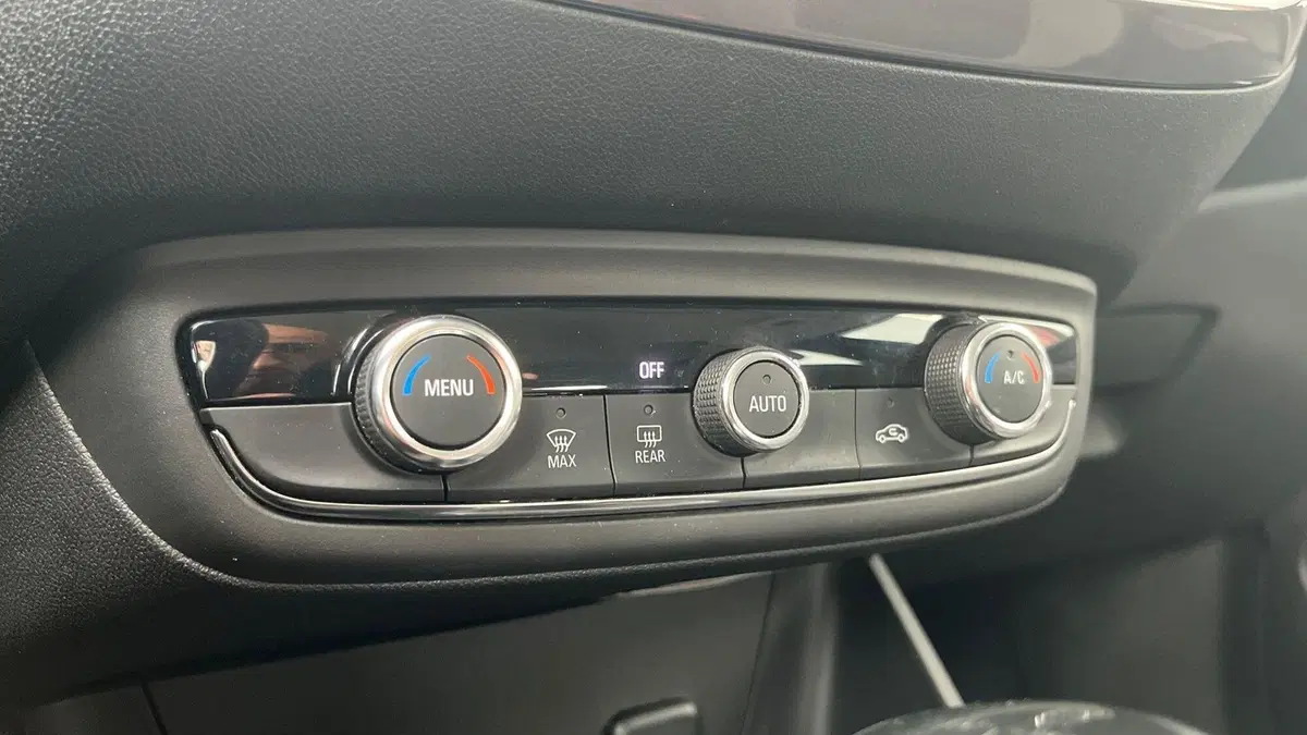 Opel Crossland X usata a Parma (11)