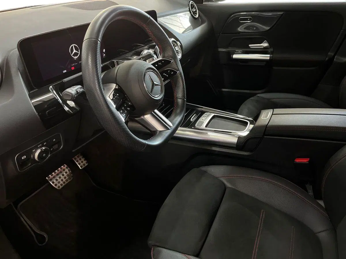 Mercedes-Benz GLA SUV usata a Matera (10)