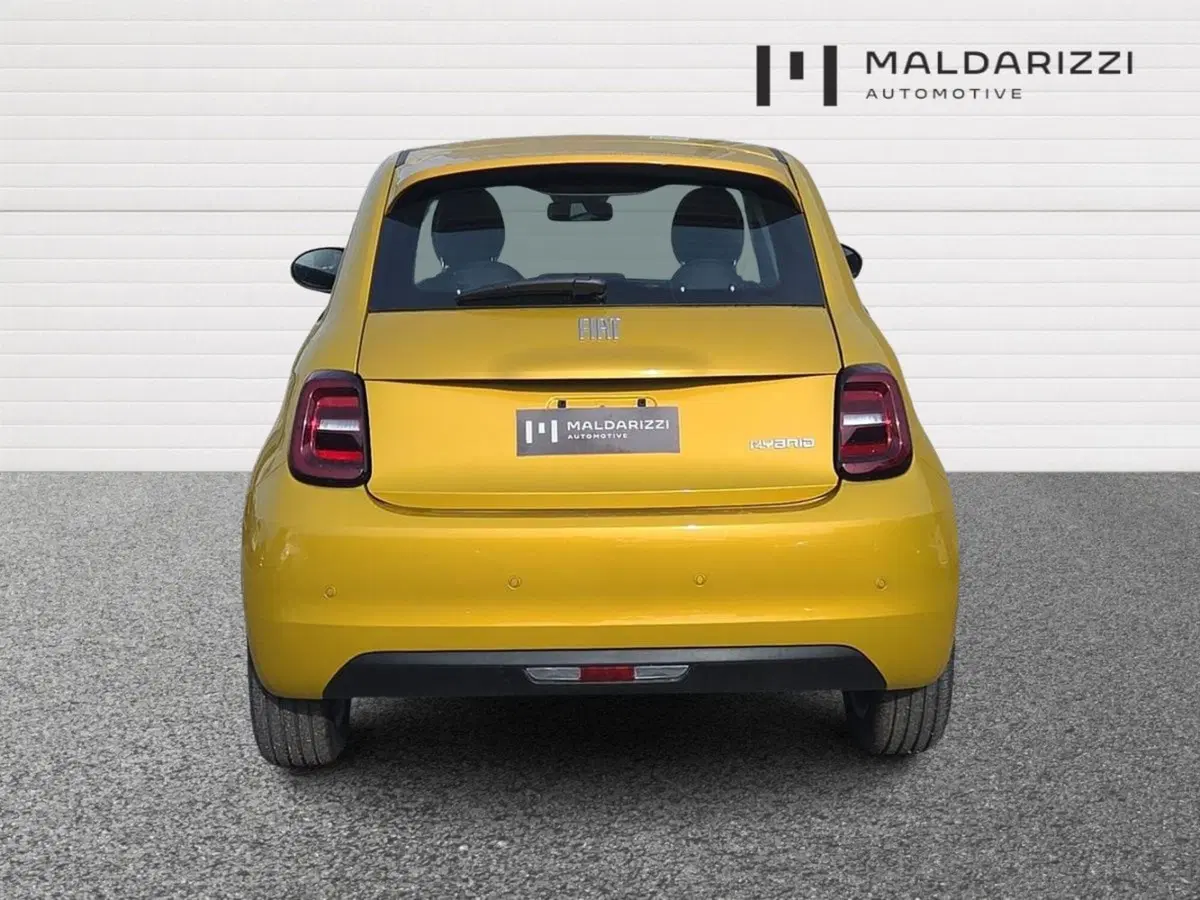 Fiat 500 nuova a Taranto (3)