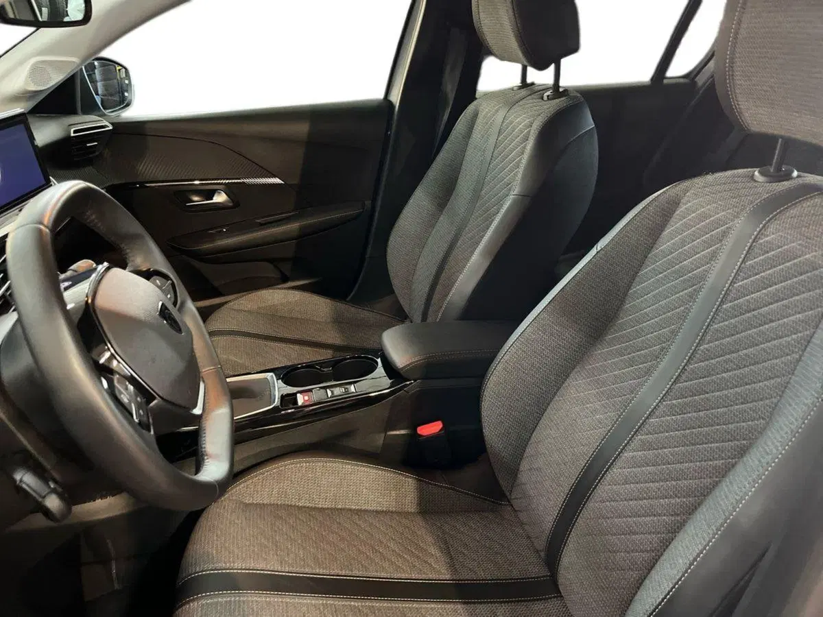 Peugeot 208 usata a Bari (7)