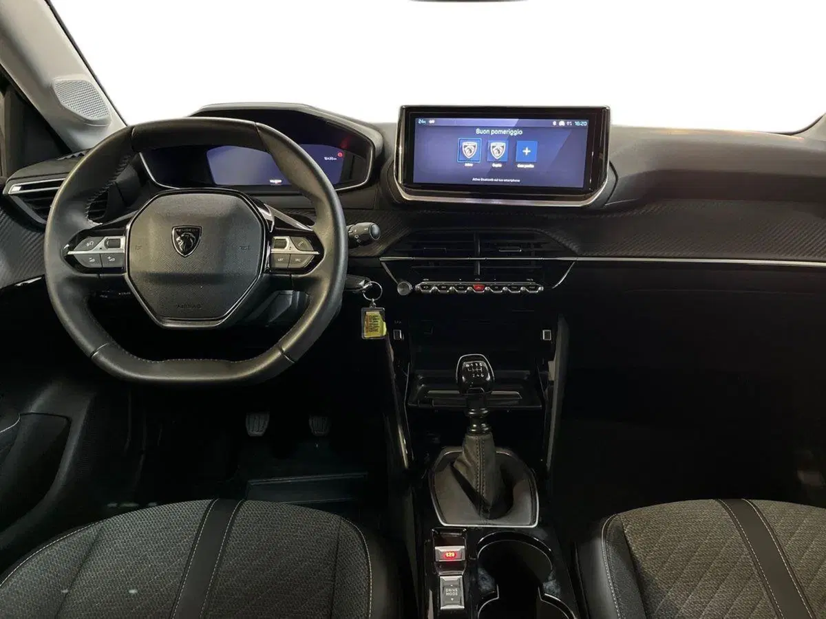 Peugeot 208 usata a Bari (8)