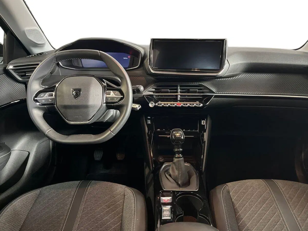 Peugeot 208 usata a Bari (8)