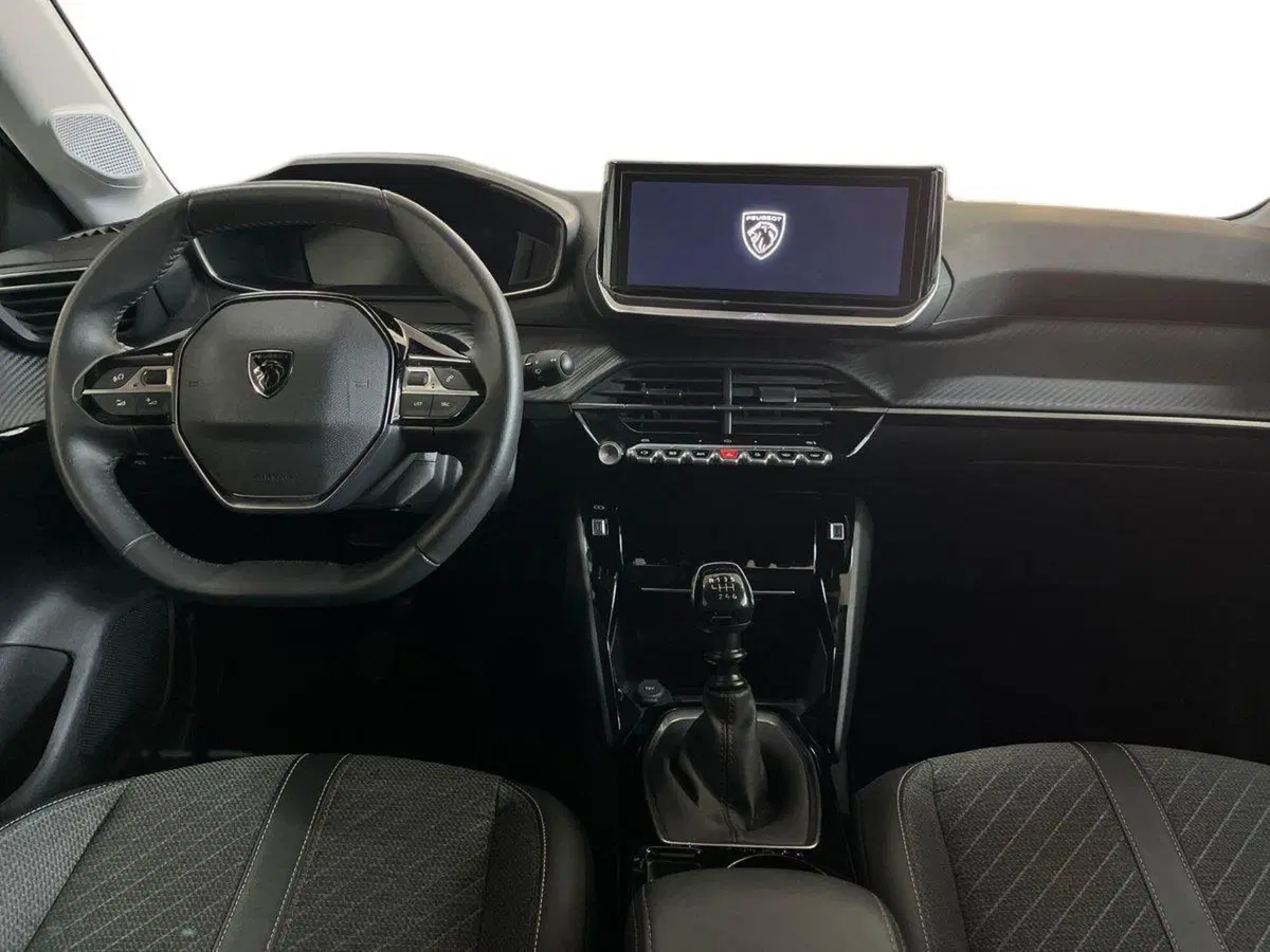 Peugeot 208 usata a Bari (8)