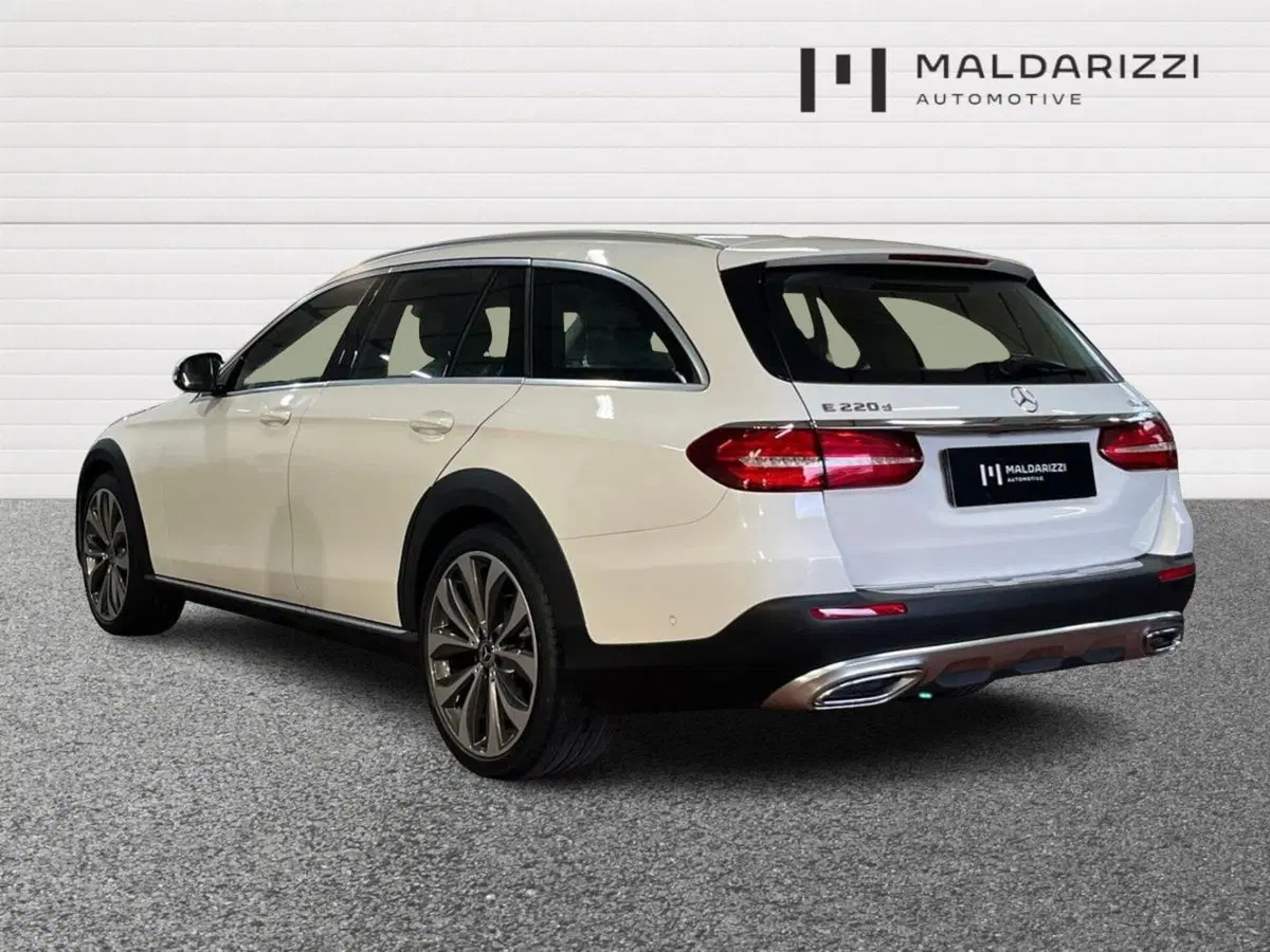 Mercedes-Benz Classe E Station Wagon usata a Bari (4)