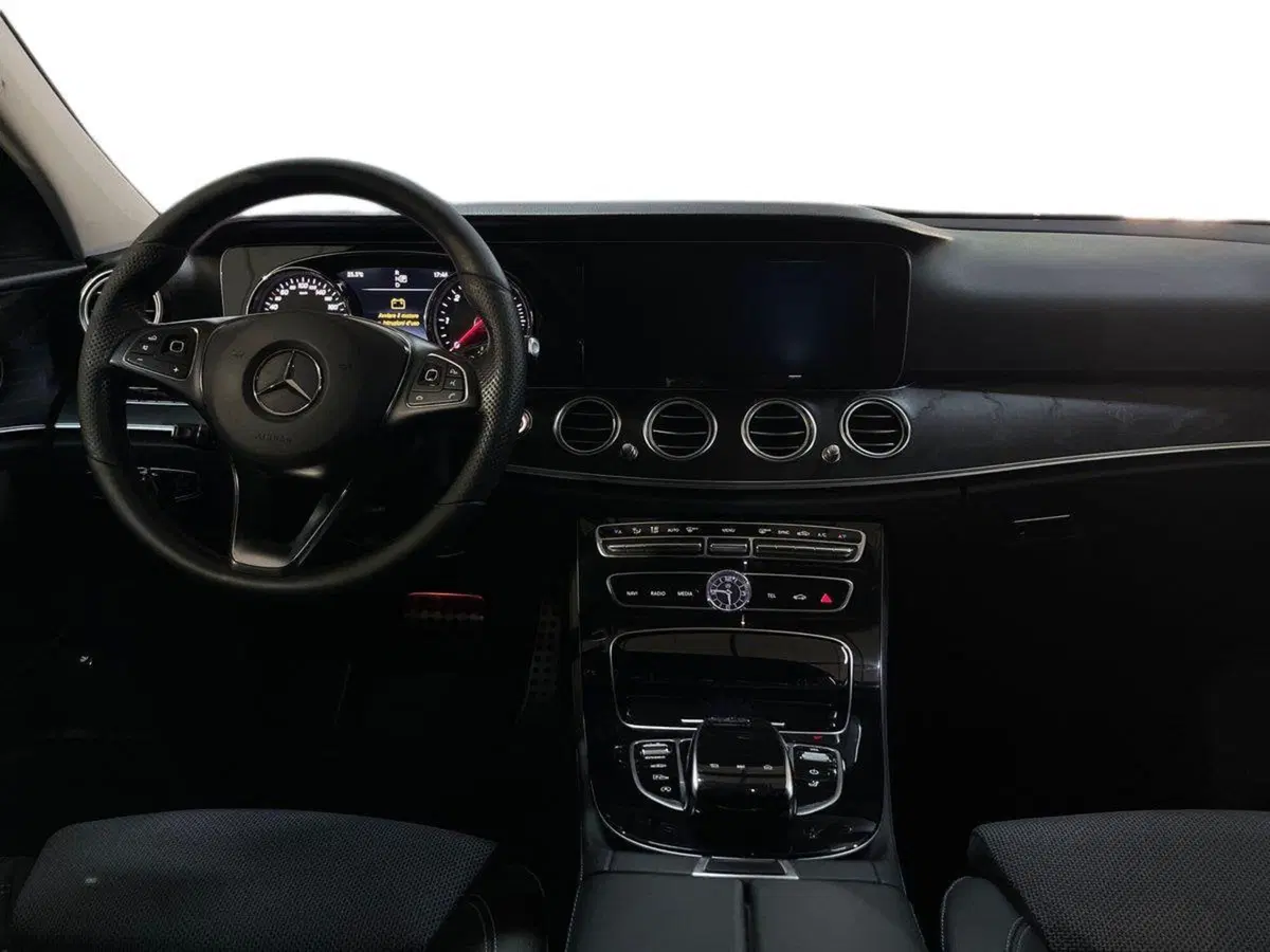 Mercedes-Benz Classe E Station Wagon usata a Bari (8)