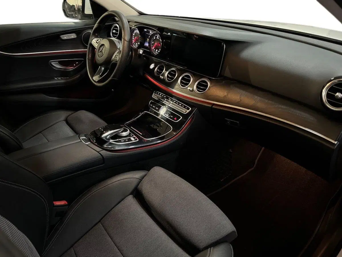 Mercedes-Benz Classe E Station Wagon usata a Bari (9)