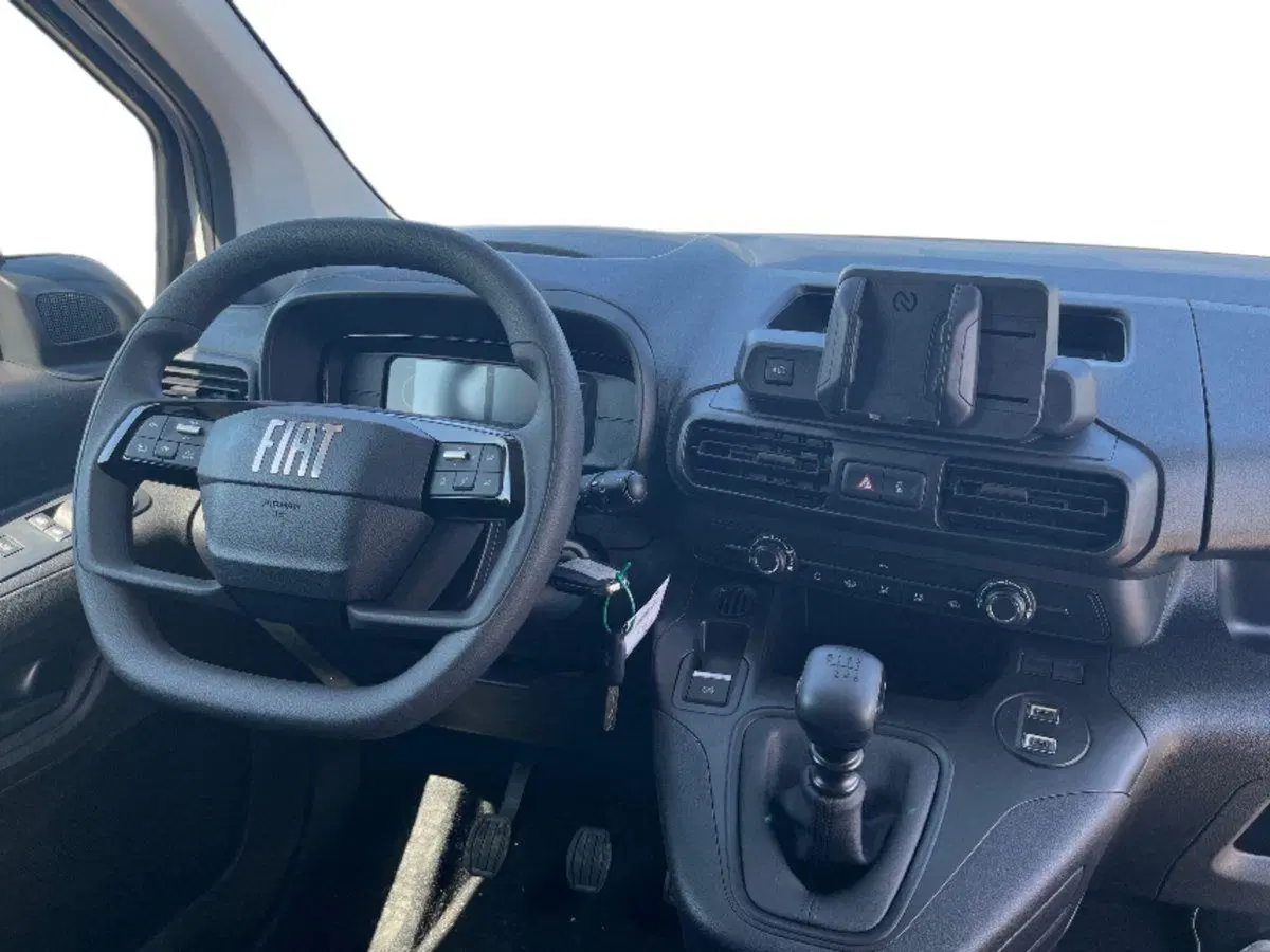 Fiat Doblò Furgone nuova a Bari (8)