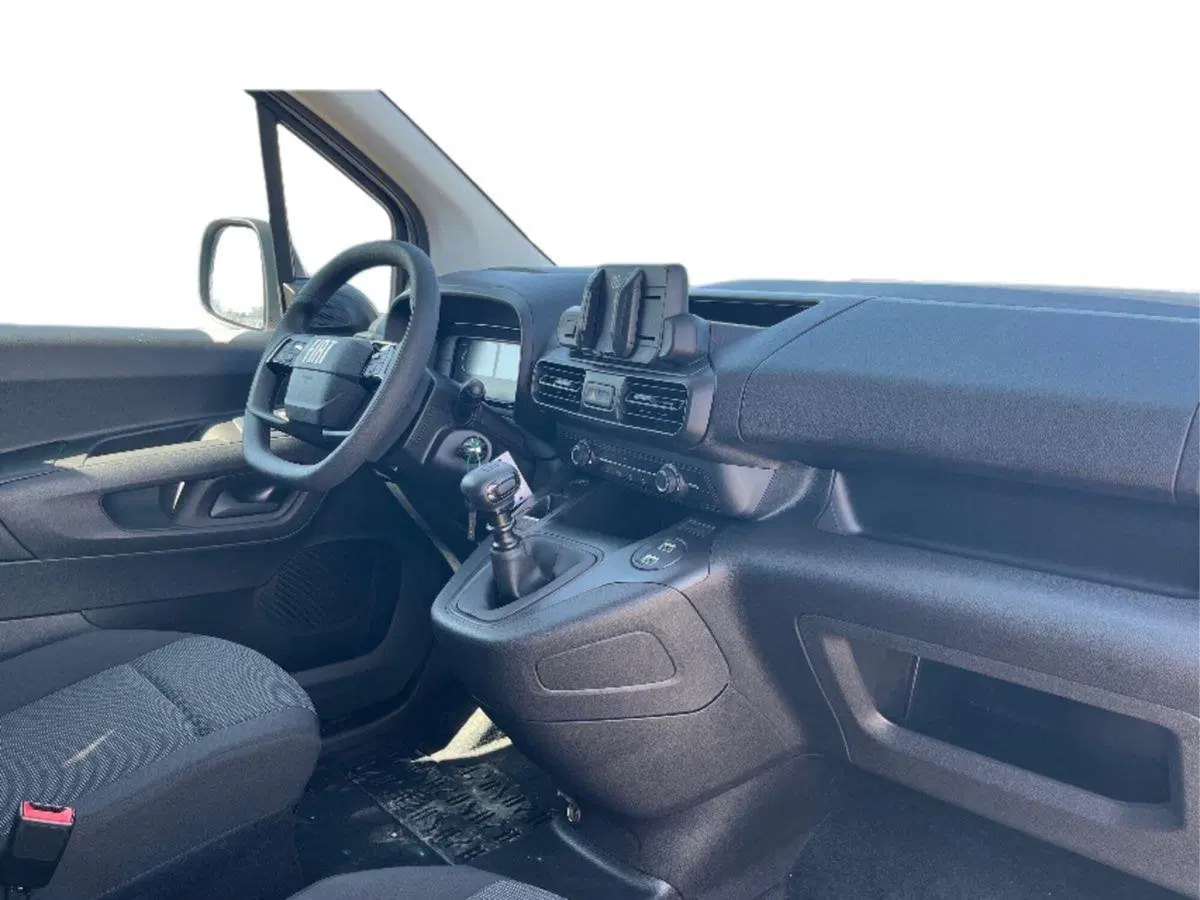 Fiat Doblò Furgone nuova a Bari (9)