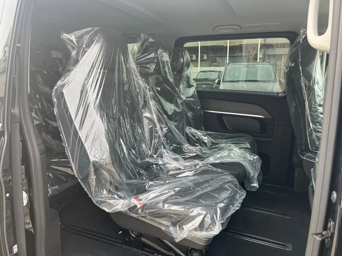Mercedes-Benz Classe V nuova a Pescara (6)