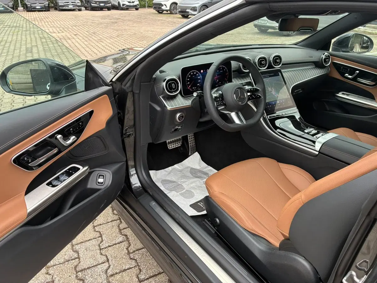 Mercedes-Benz CLE Cabrio nuova a Chieti (5)