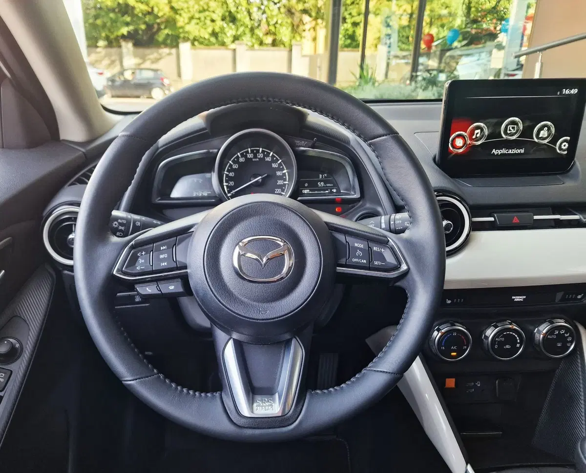 Mazda Mazda2 Hybrid usata a Milano (10)