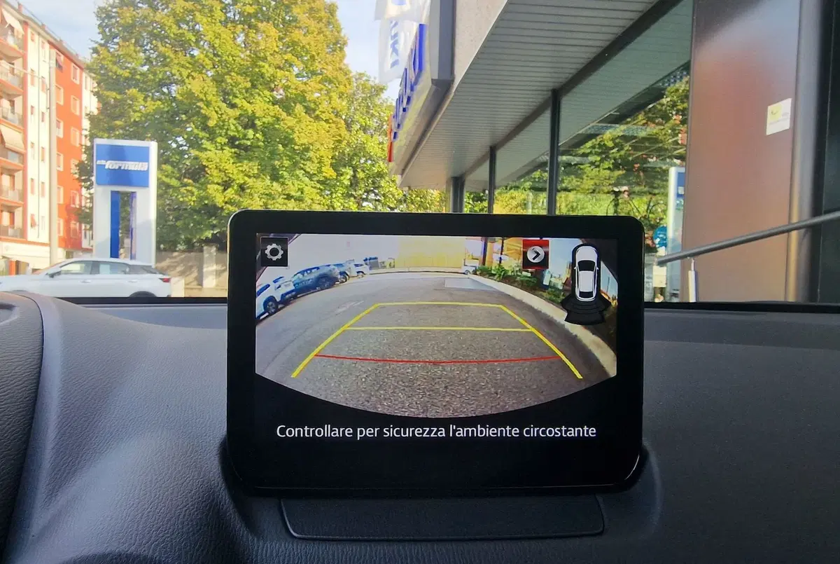 Mazda Mazda2 Hybrid usata a Milano (11)