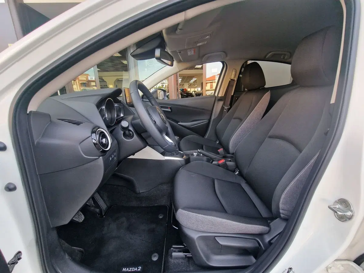 Mazda Mazda2 Hybrid usata a Milano (6)