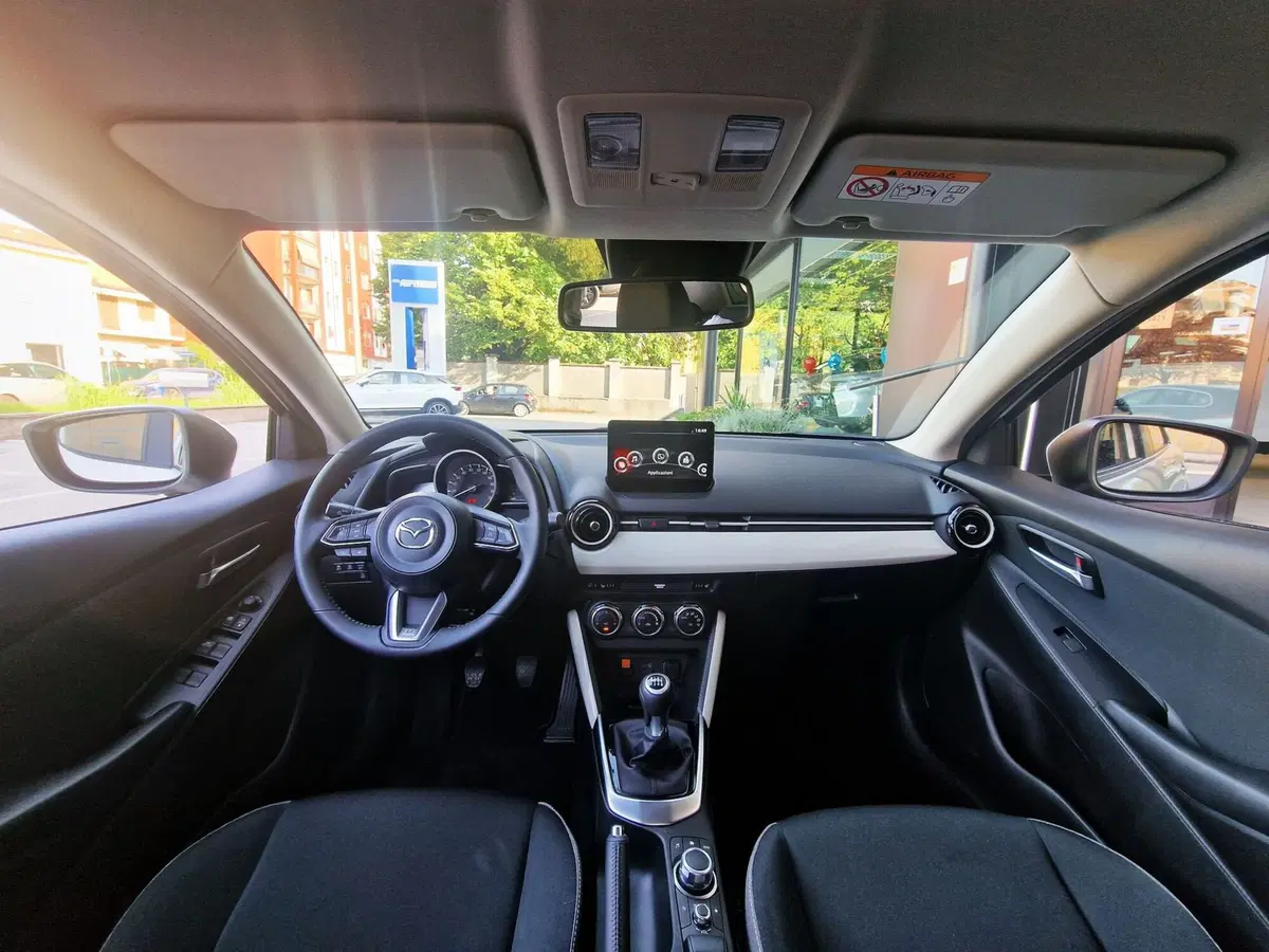 Mazda Mazda2 Hybrid usata a Milano (8)