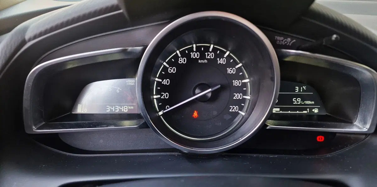 Mazda Mazda2 Hybrid usata a Milano (9)