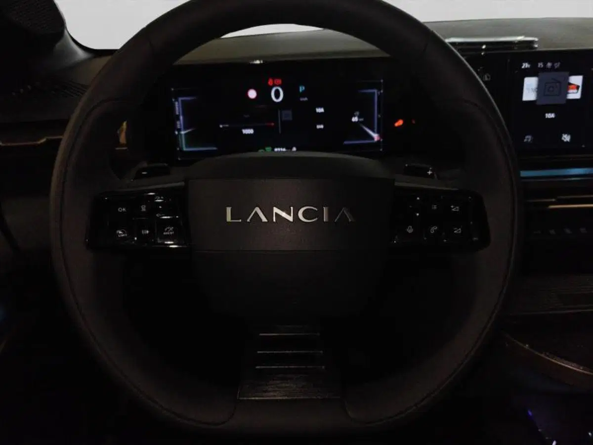 Lancia Ypsilon usata a Genova (14)