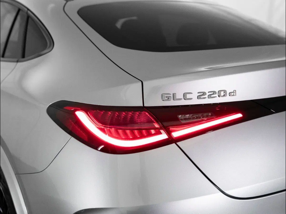 Mercedes-Benz GLC Coupé nuova a Macerata (3)
