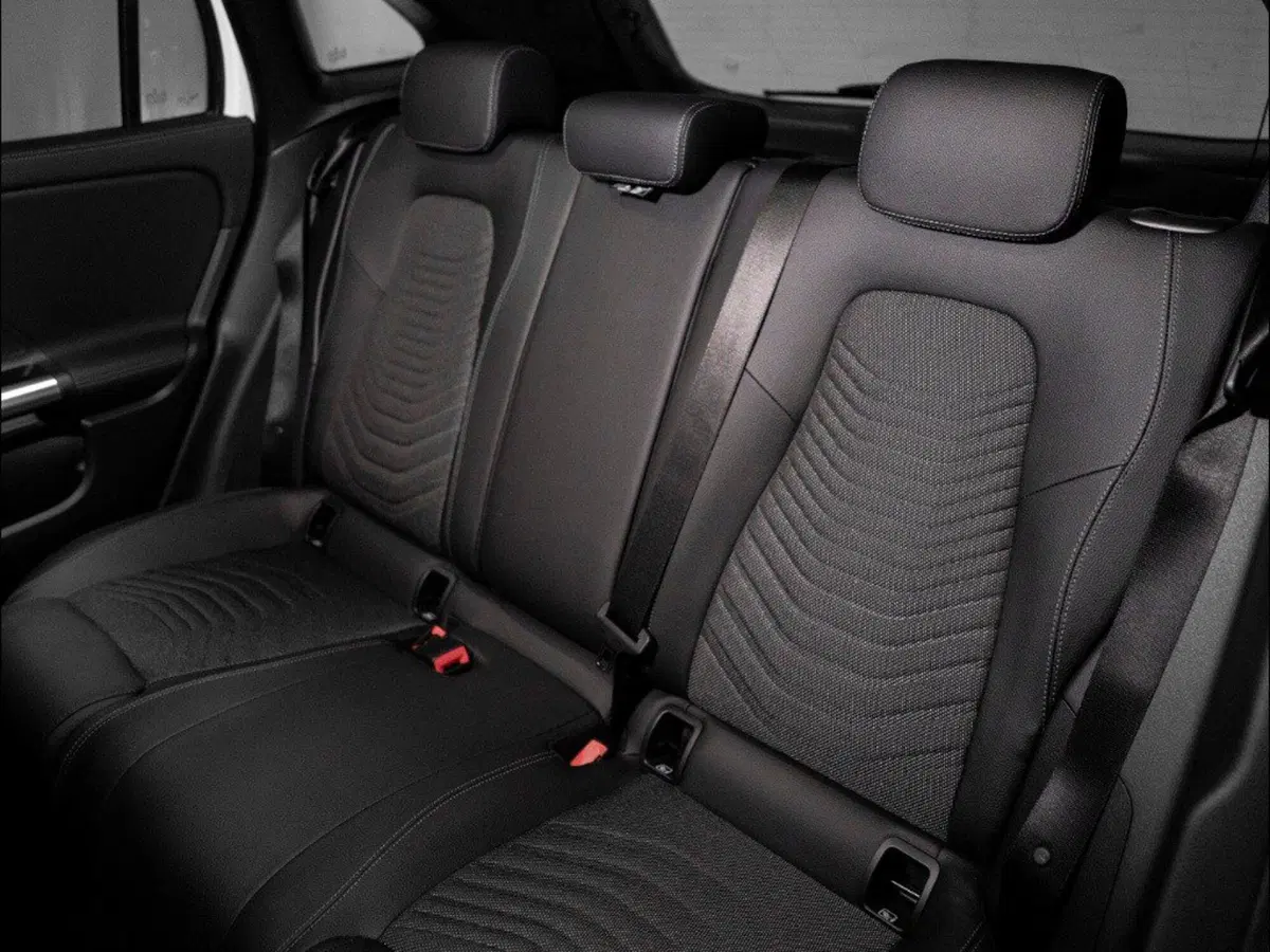 Mercedes-Benz GLA SUV nuova a Macerata (12)