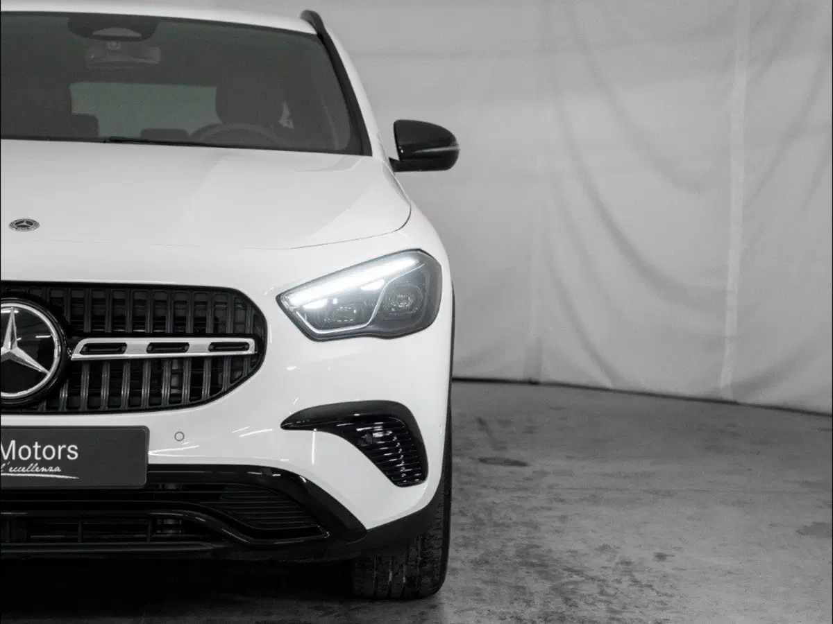 Mercedes-Benz GLA SUV nuova a Macerata (7)