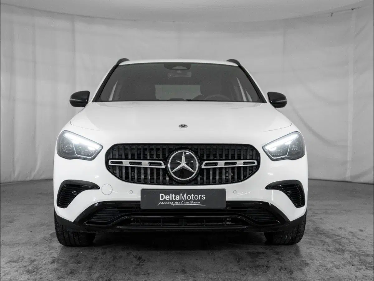 Mercedes-Benz GLA SUV nuova a Macerata (8)