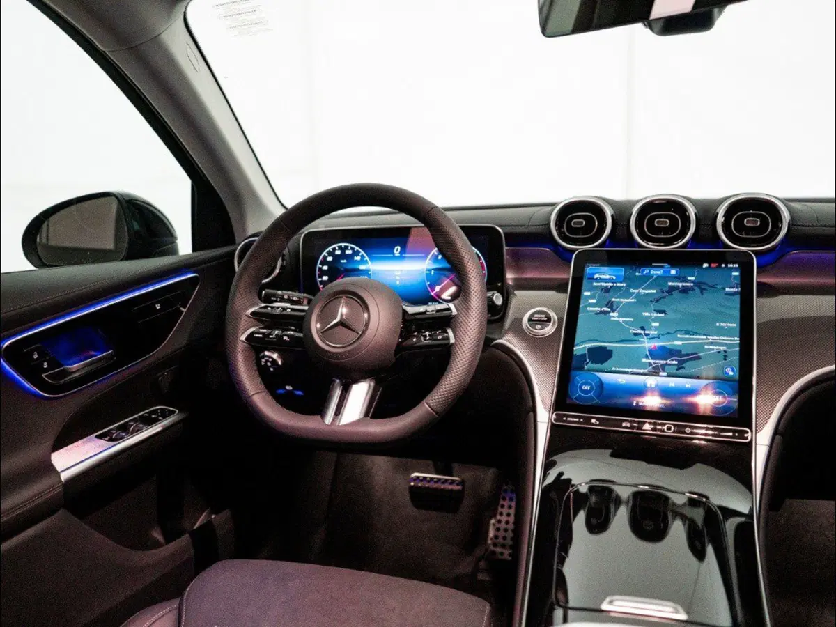 Mercedes-Benz GLC SUV nuova a Macerata (16)