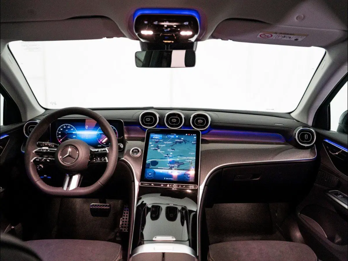 Mercedes-Benz GLC SUV nuova a Macerata (18)