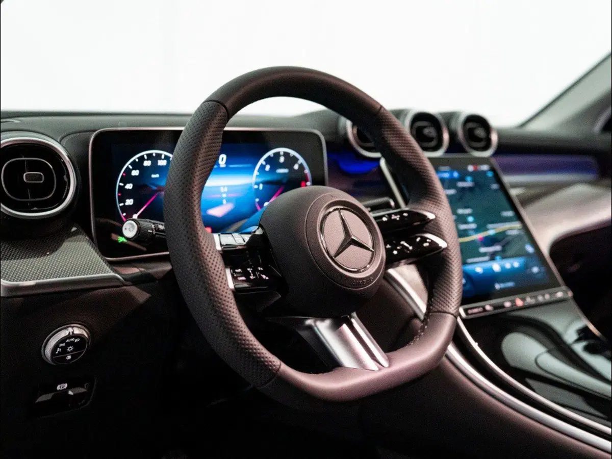 Mercedes-Benz GLC SUV nuova a Macerata (19)