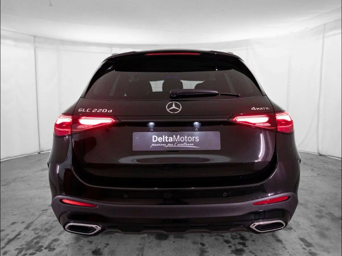 Mercedes-Benz GLC SUV nuova a Macerata (5)