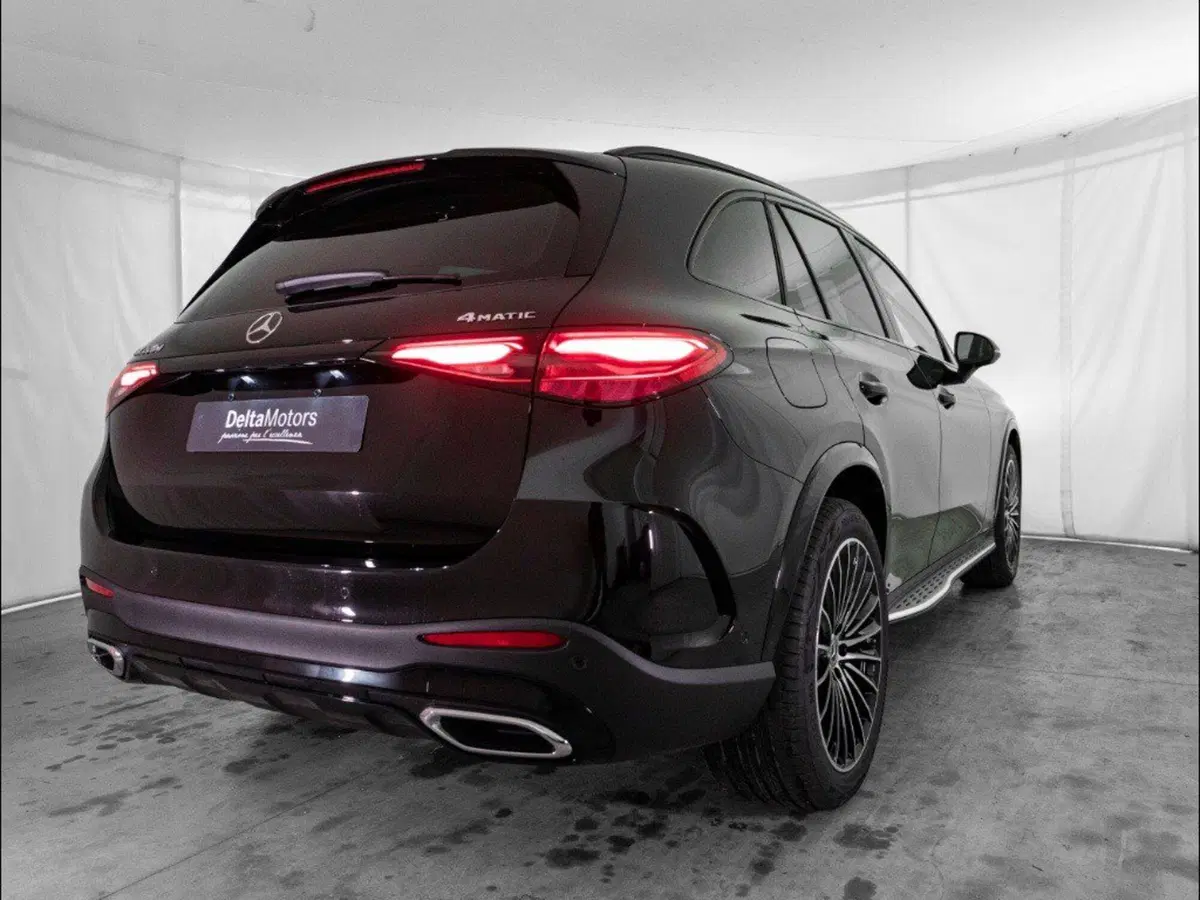 Mercedes-Benz GLC SUV nuova a Macerata (6)