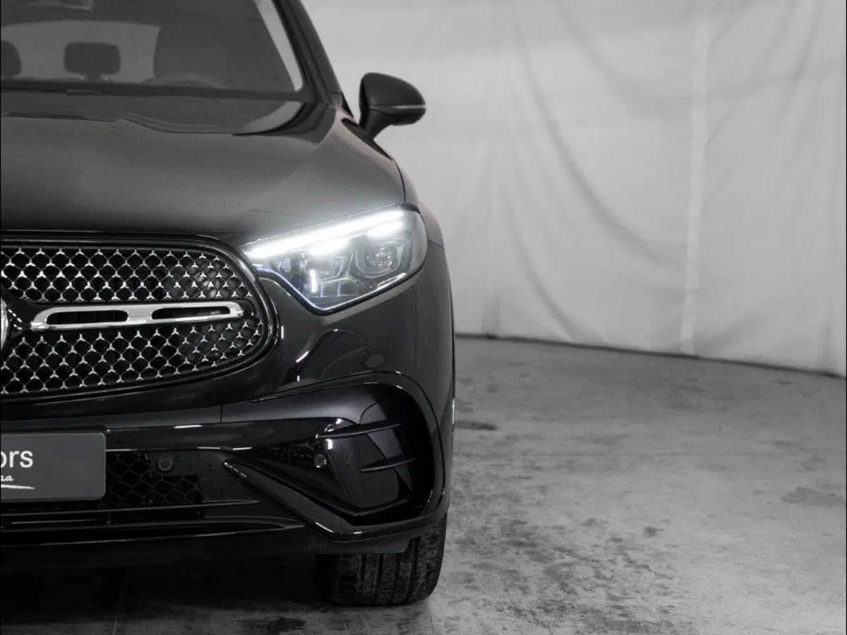 Mercedes-Benz GLC SUV nuova a Macerata (8)
