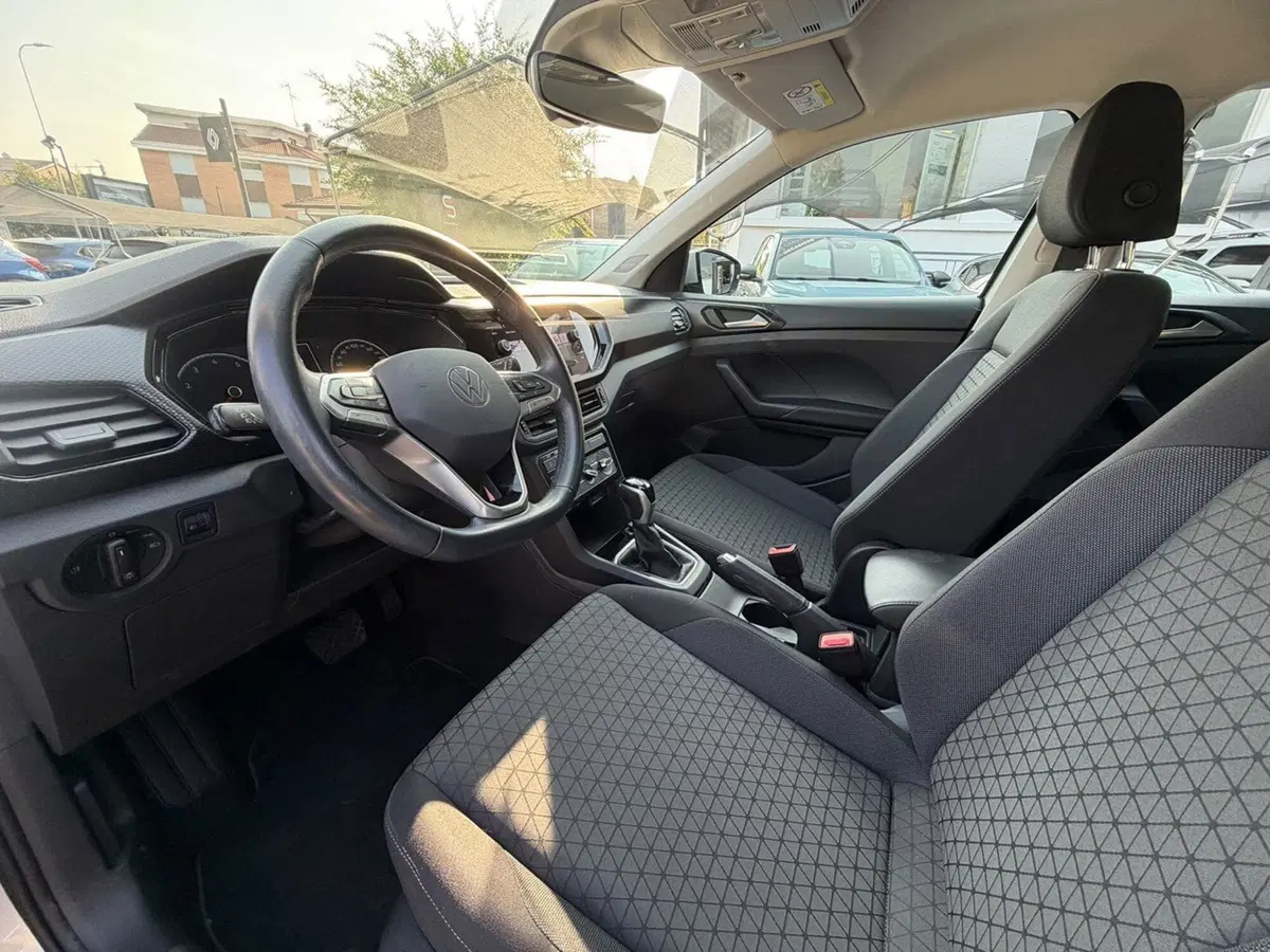 Volkswagen T-Cross usata a Pavia (6)