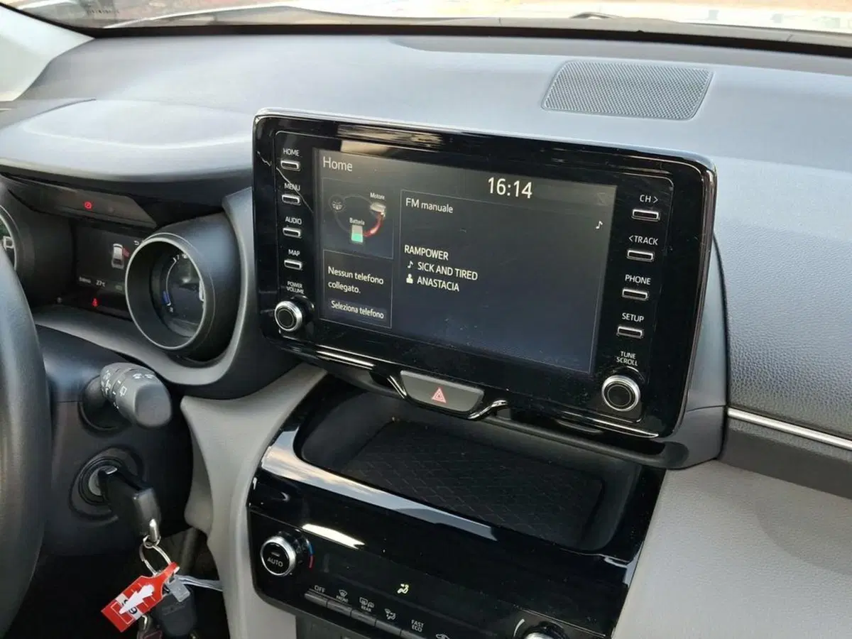 Toyota Yaris Cross usata a Roma (10)
