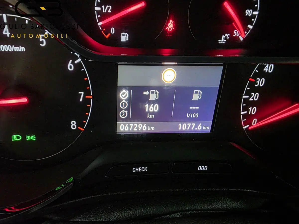 Opel Crossland X usata a Prato (14)