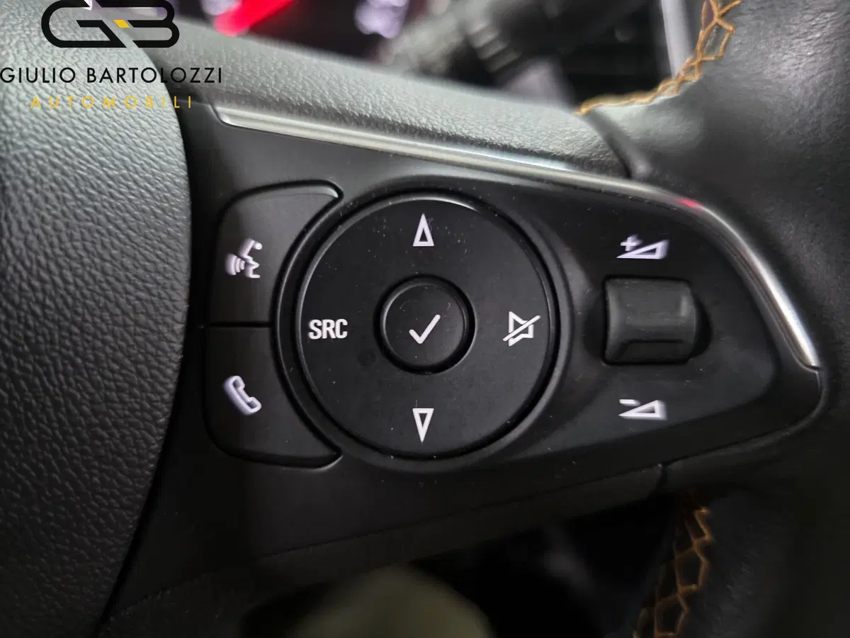 Opel Crossland X usata a Prato (19)
