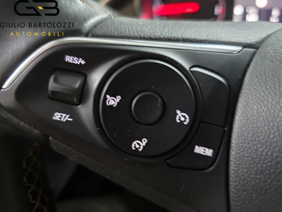 Opel Crossland X usata a Prato (20)