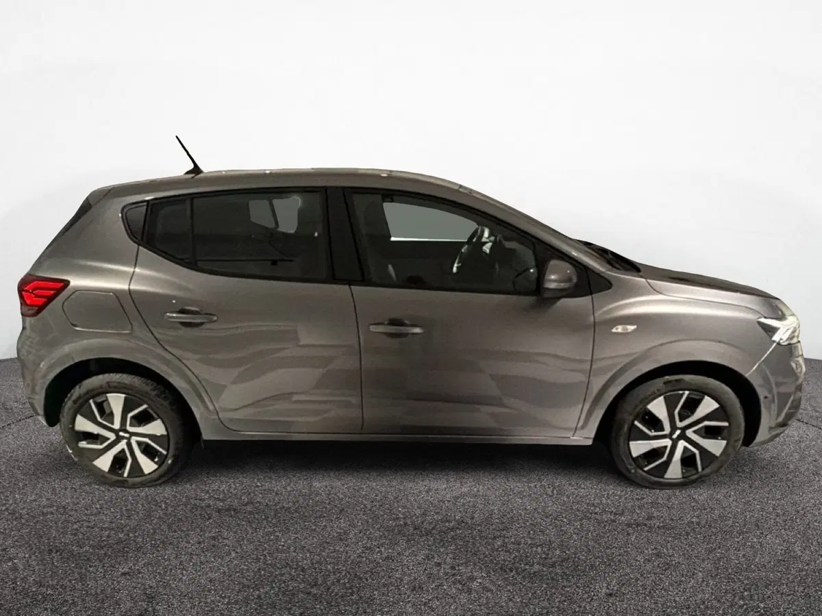Dacia Sandero usata a Taranto (8)