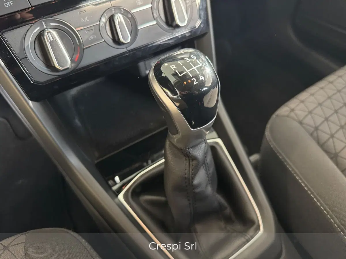 Volkswagen T-Cross usata a Varese (14)