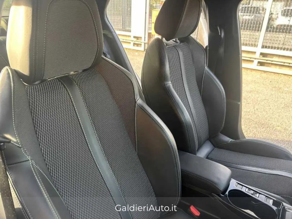 Peugeot 2008 usata a Salerno (15)