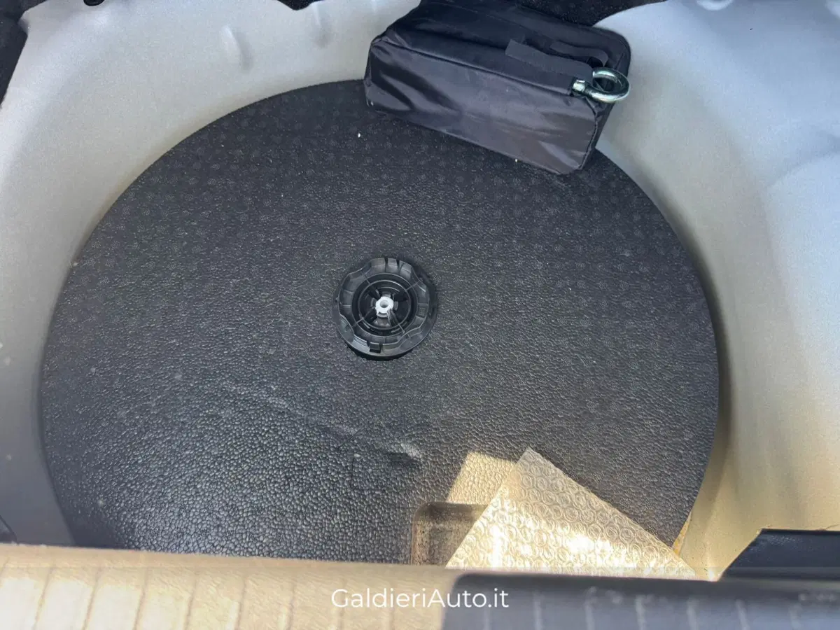 Opel Corsa usata a Salerno (8)