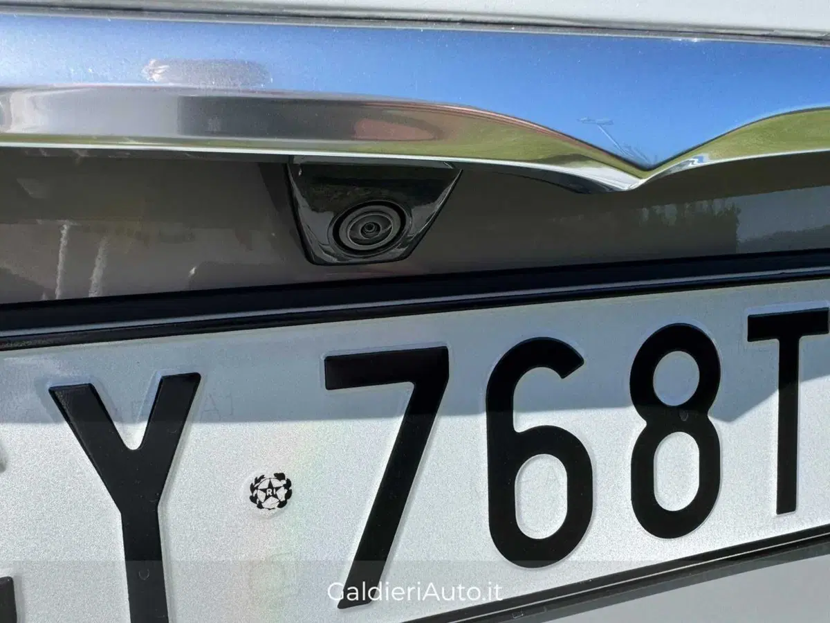 Maserati Grecale usata a Salerno (11)