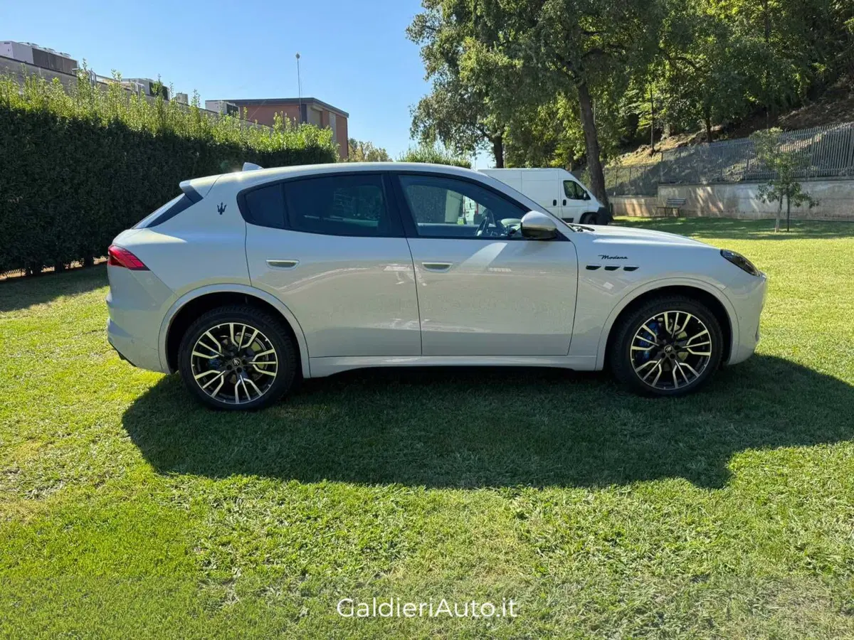 Maserati Grecale usata a Salerno (12)