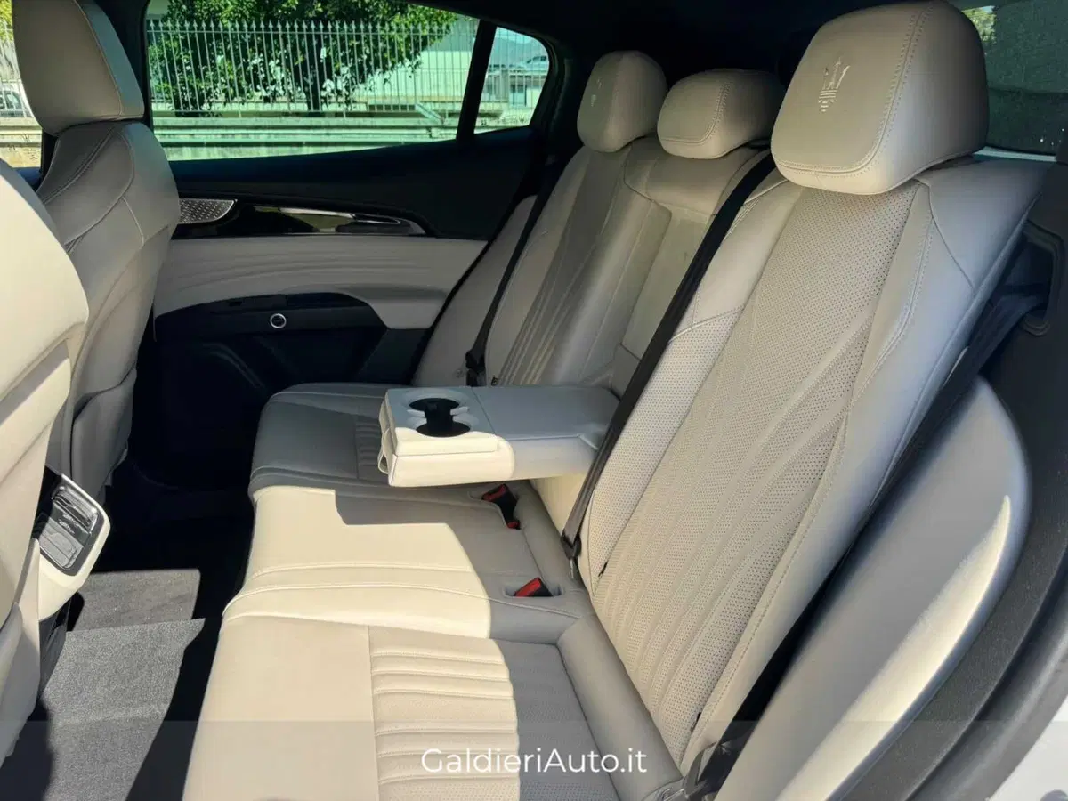 Maserati Grecale usata a Salerno (19)