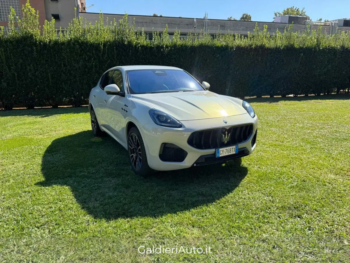 Maserati Grecale usata a Salerno (2)