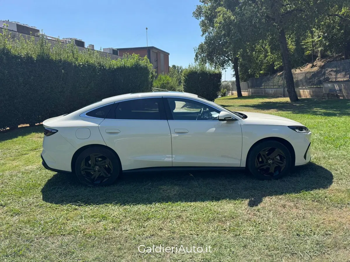 Byd Seal 6 DM-i usata a Salerno (16)