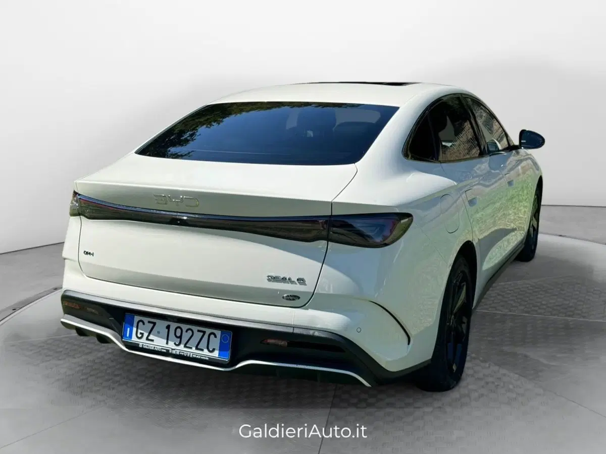 Byd Seal 6 DM-i usata a Salerno (4)