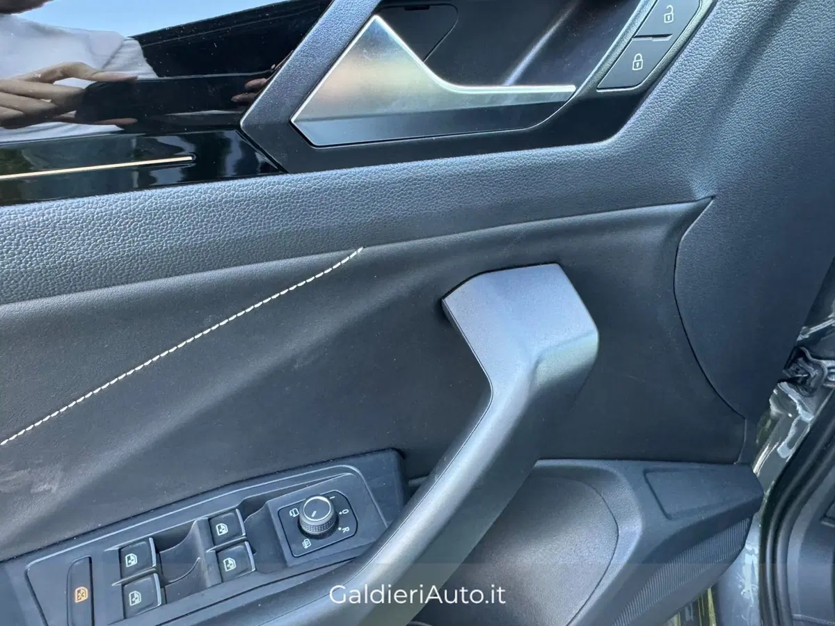Volkswagen T-Roc usata a Salerno (19)