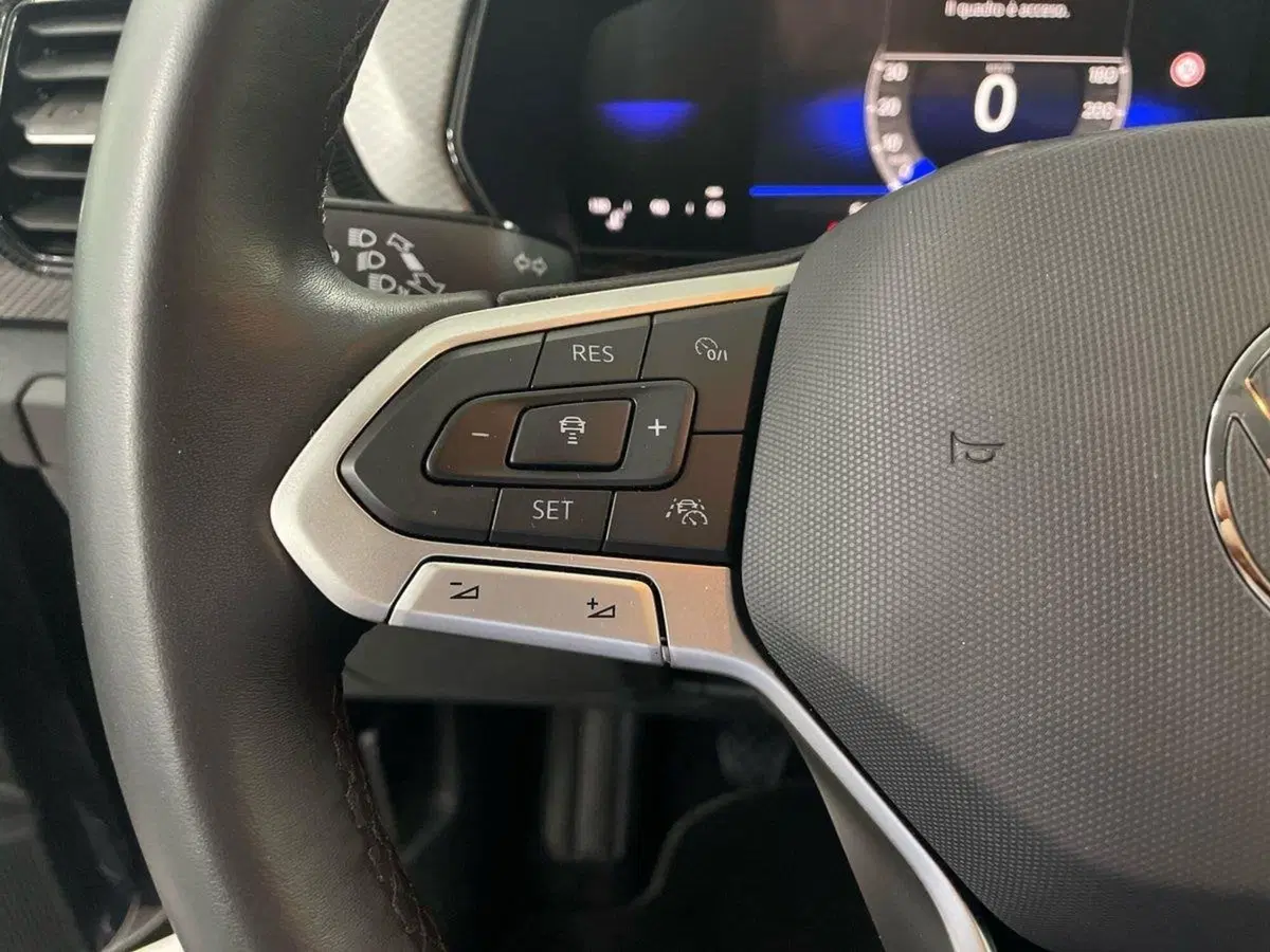 Volkswagen T-Cross usata a Prato (17)